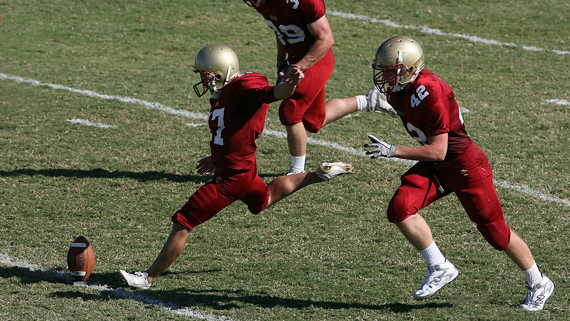 中国足球俱乐部营销创新,球迷互动频繁,足球俱乐部的运营模式分析